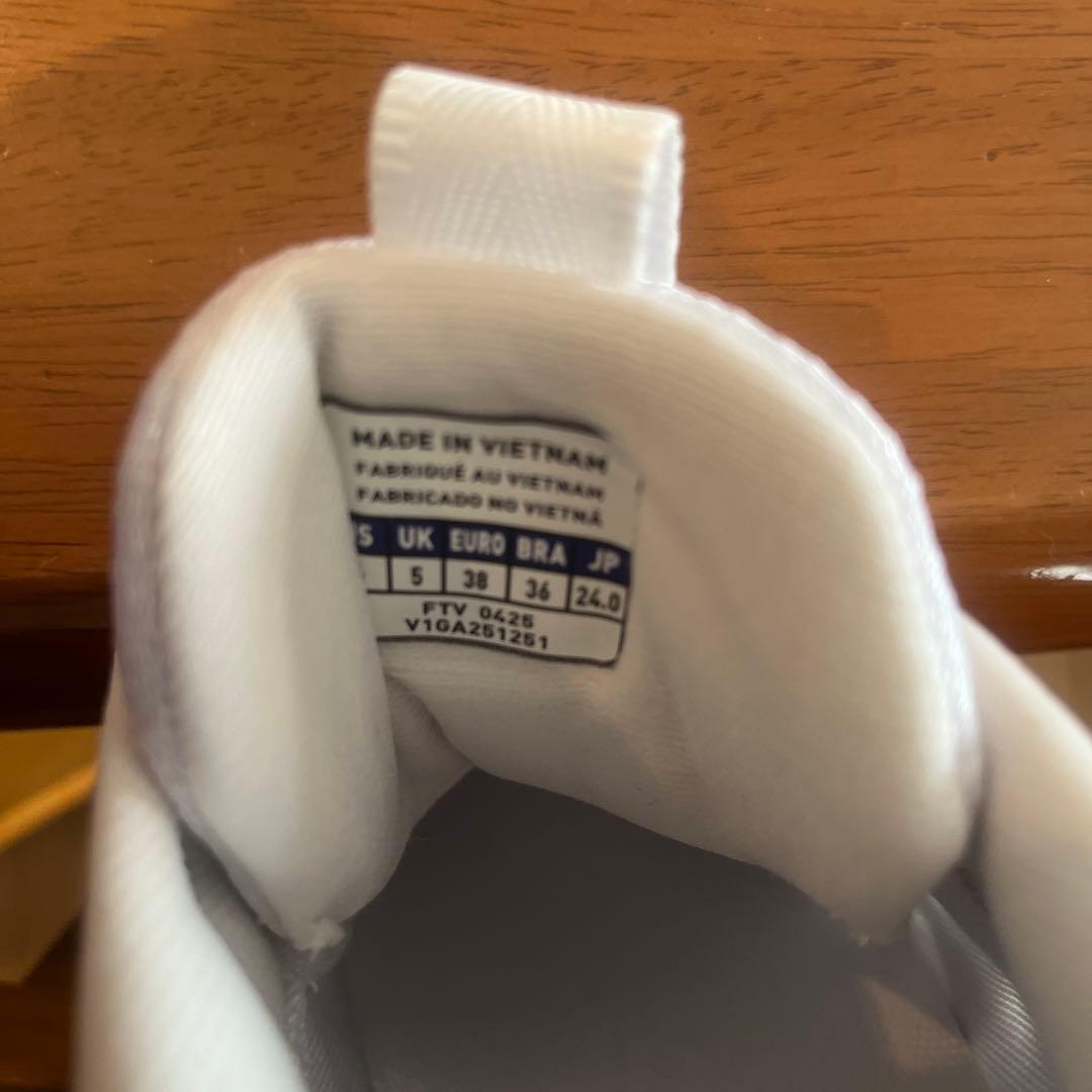 ミズノ　バレーボールシューズ ウェーブモーメンタリーエリートv1ga2512