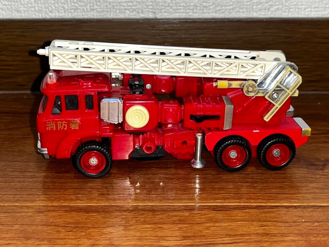 トランスフォーマー　ダイアクロン　カーロボ　カーロボット