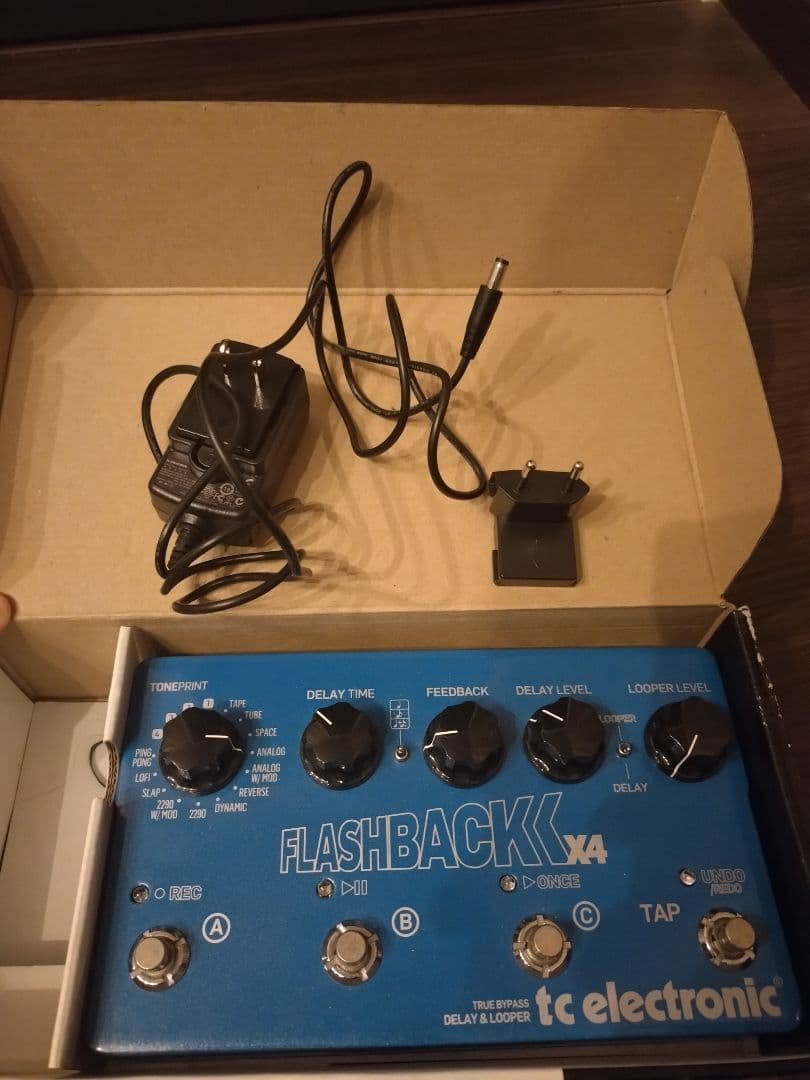 tc electronic FLASHBACK X4　ディレイ