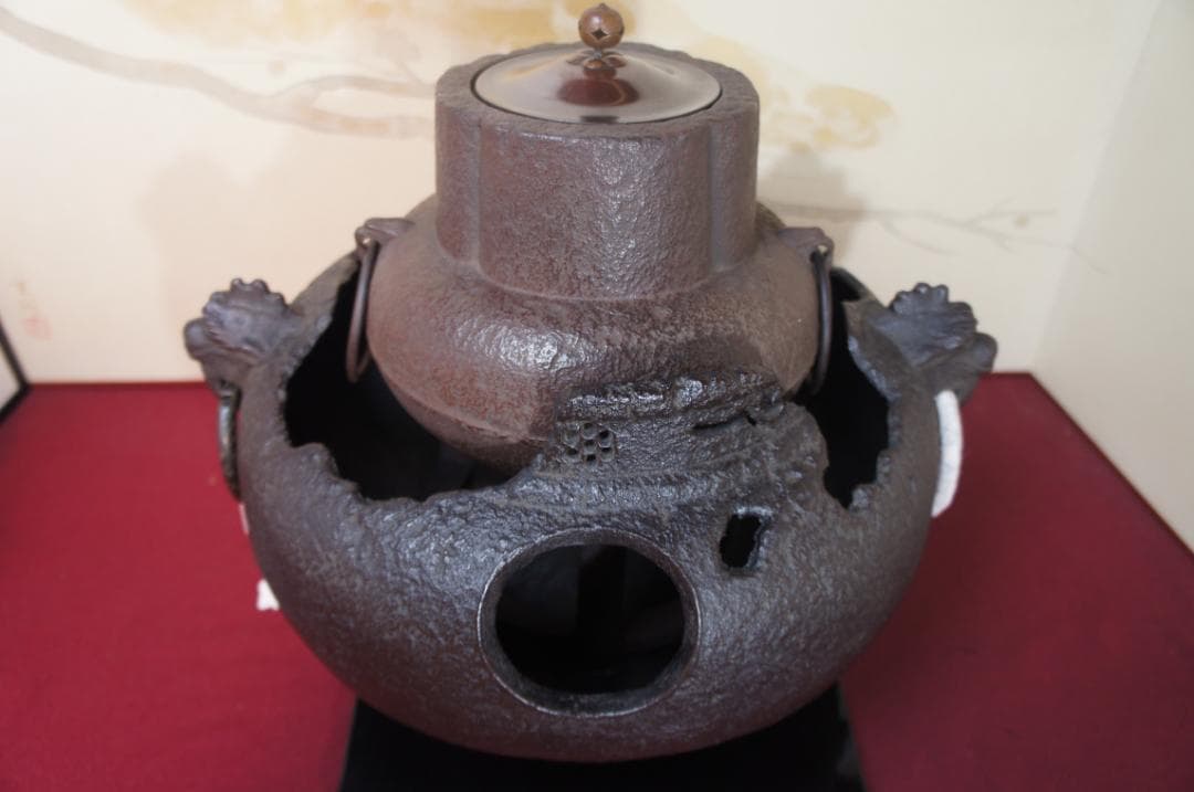 ☆美品 未使用 尾垂釜 やつれ(窶れ)風炉 欠風炉 五徳 車軸釜料込み