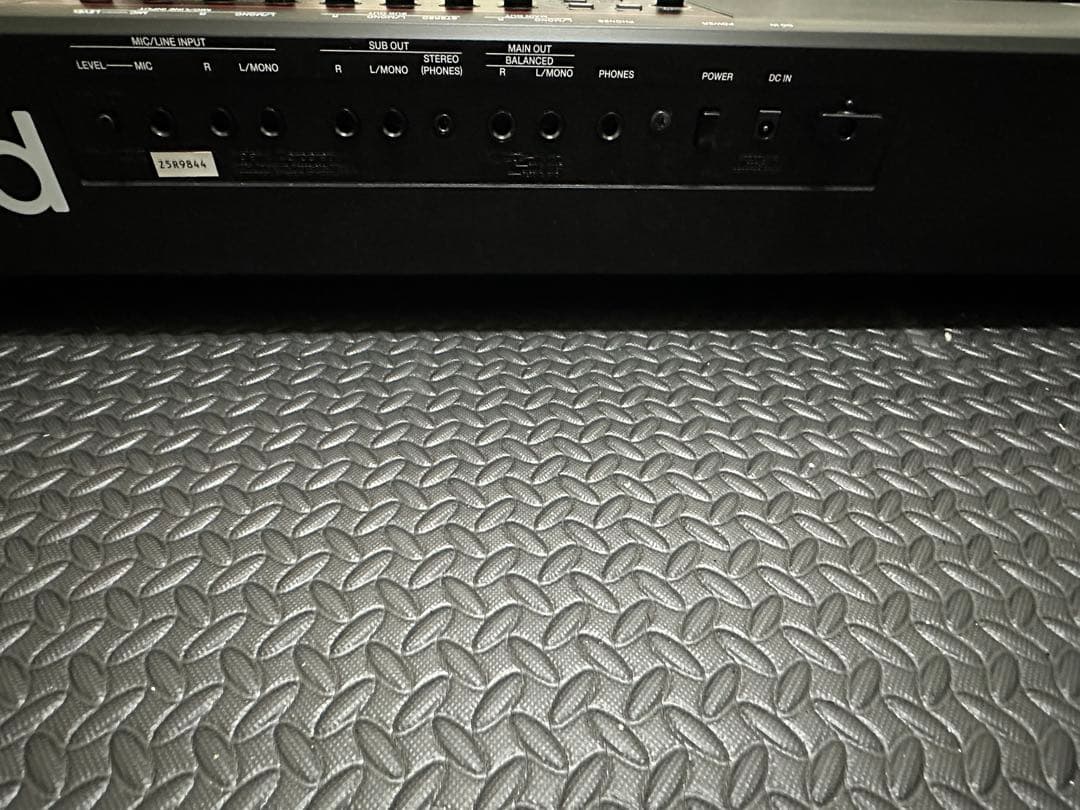 Roland FANTOM-08 シンセサイザー