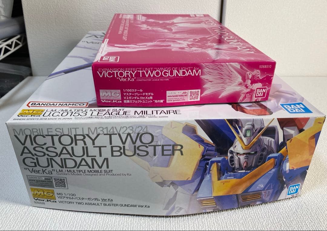 MG 1/100 V2アサルトバスターガンダム Ver.Ka ＋ 光の翼　セット