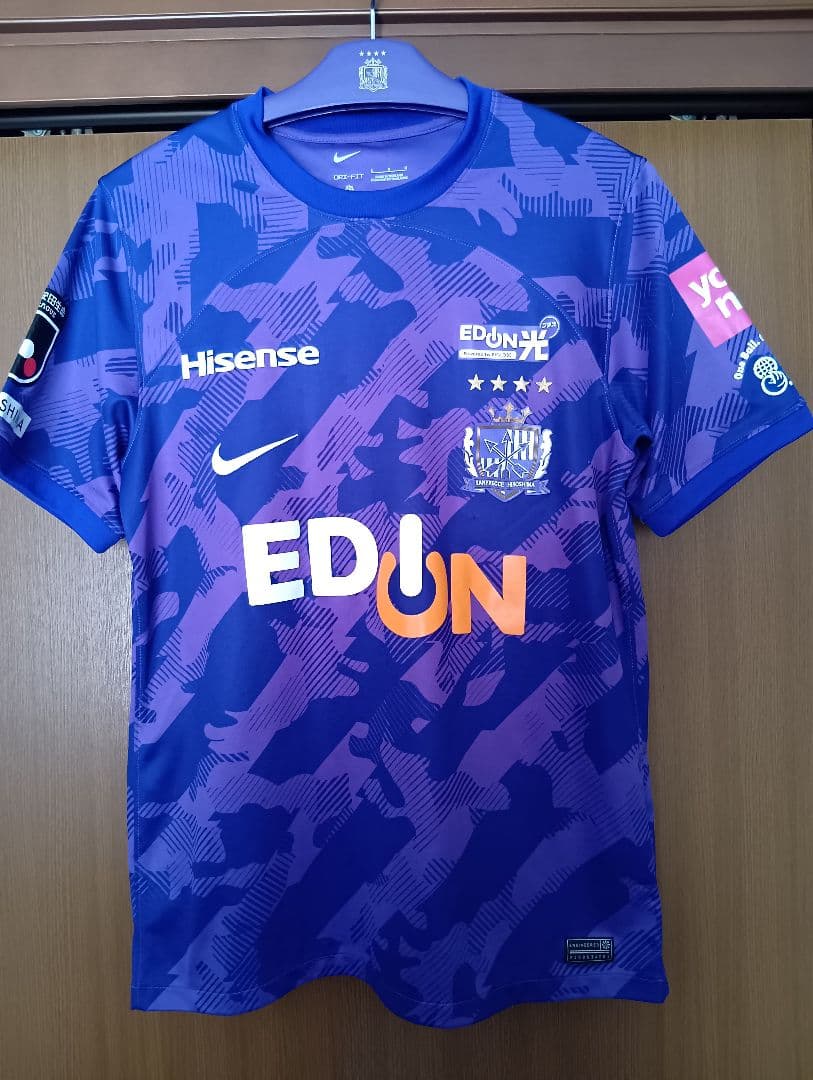 サンフレッチェ広島公式2024 ユニフォームです。 サイズL