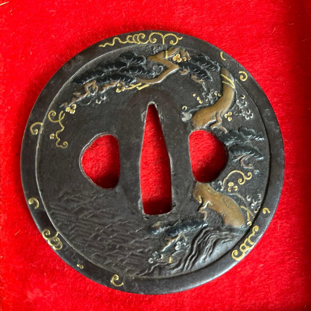 松竹梅図の鉄鍔