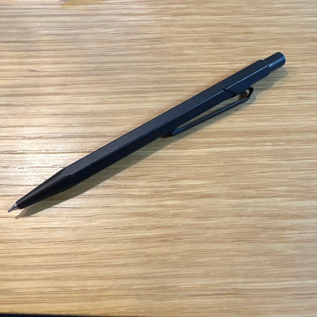 シャーペンまとめ売り筆箱付き