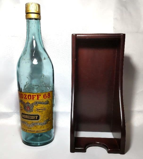 モロゾフ68 空瓶 と ワインラック アブサン