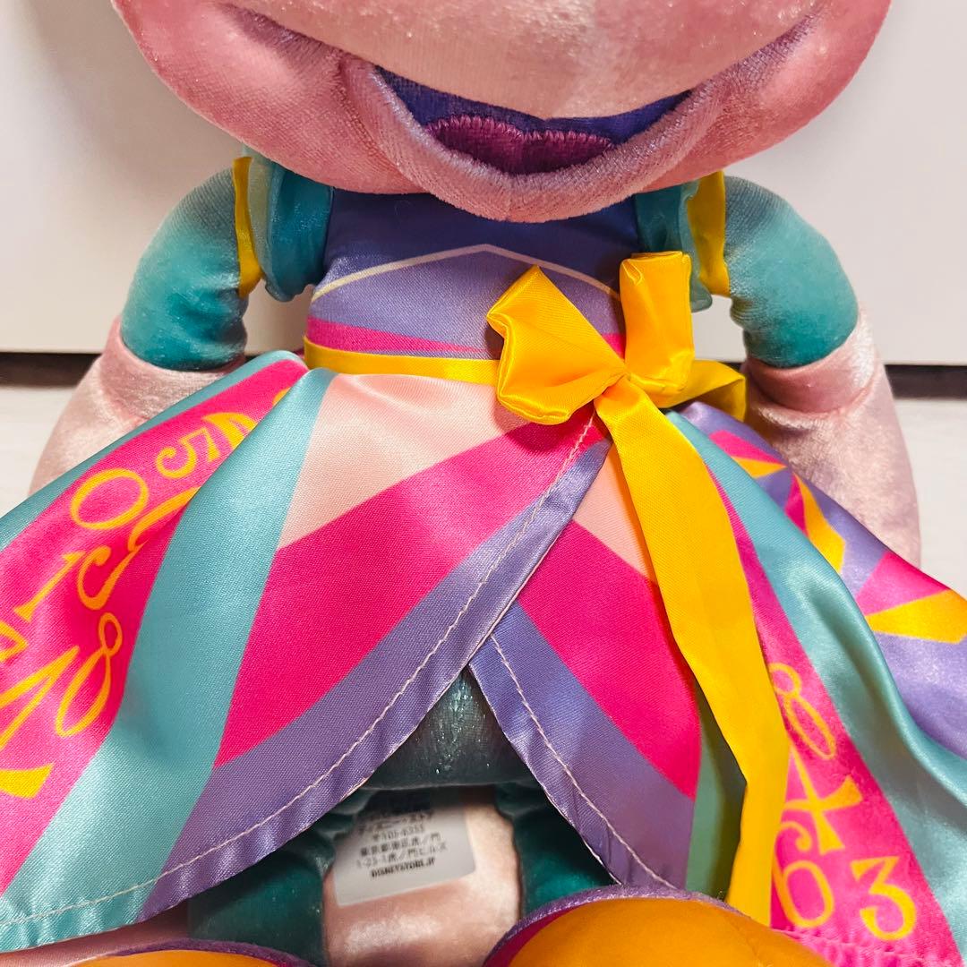 ディズニー　海外　ミニー　イッツアスモールワールド　ぬいぐるみ