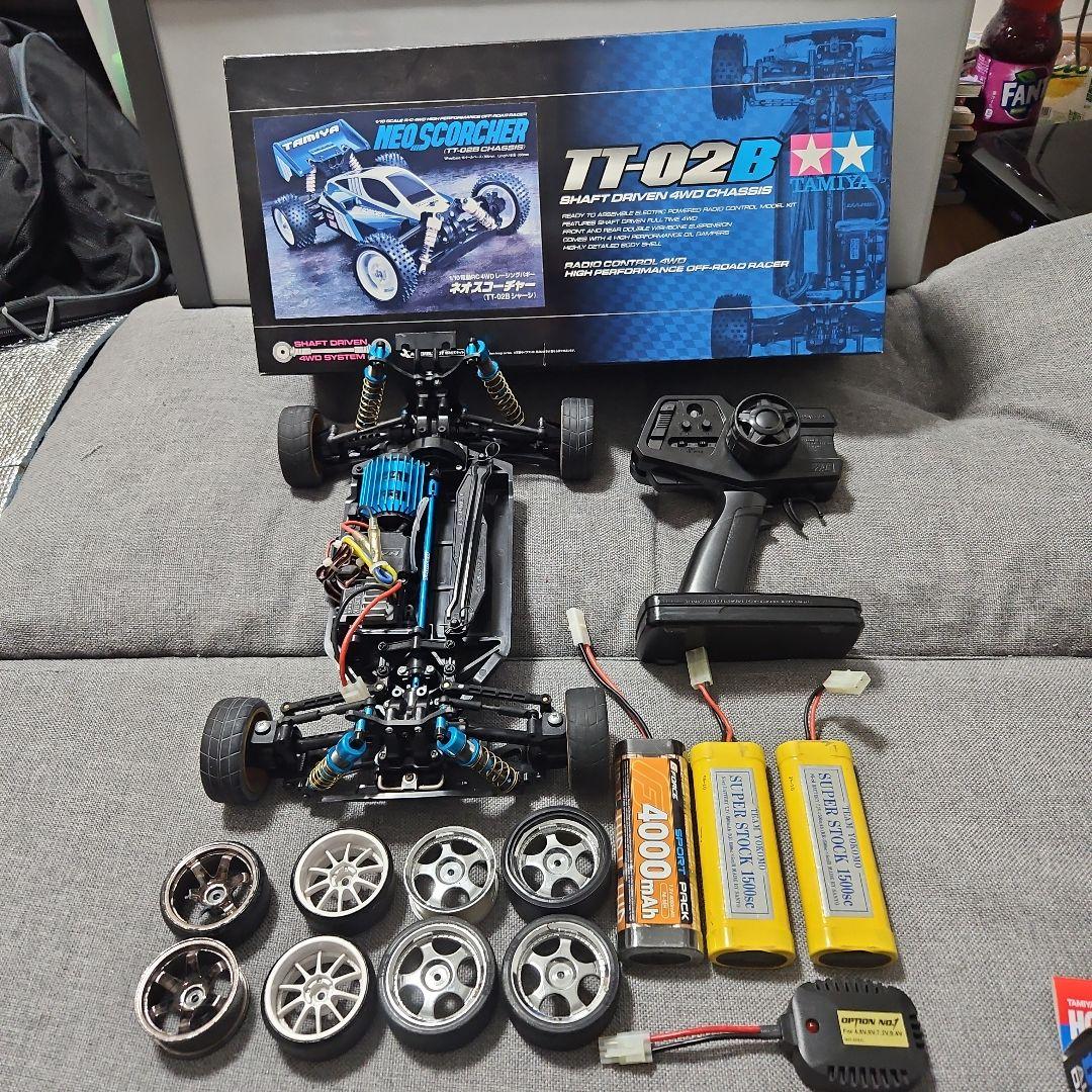 タミヤ　TT-02B　 ネオスコーチャーBT3本Bチェッカー付き　オプション多数