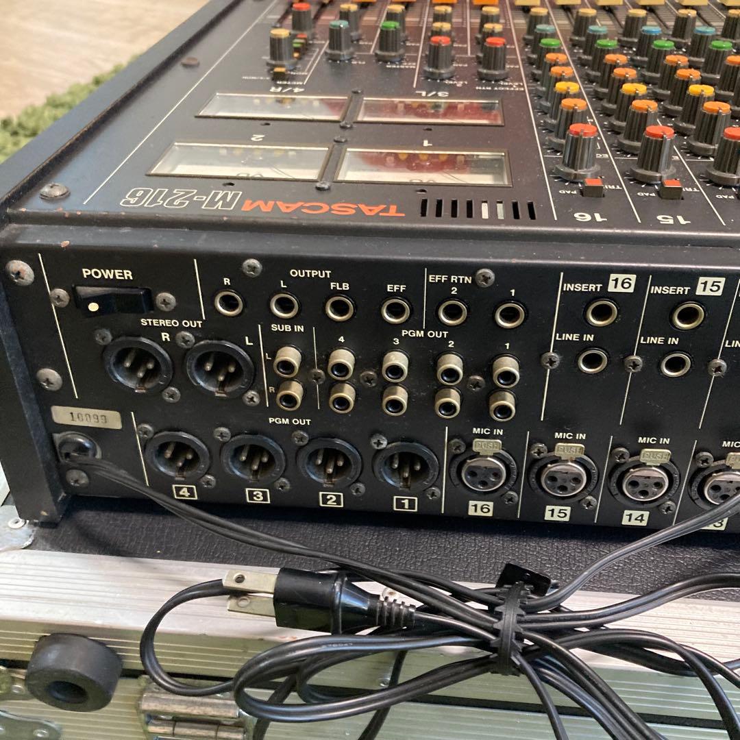 TASCAM M-216 ビンテージアナログミキサー ハードケース付き
