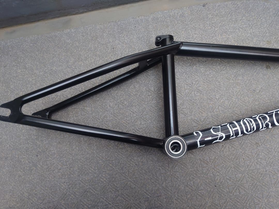 CULT SHORTY FRAME 20.75　BMXフレーム