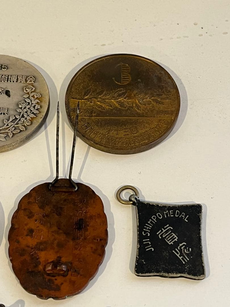 超大量　勲章　記念賞　大日本帝国　戦時中　レア　コレクション　アンティーク　銀貨