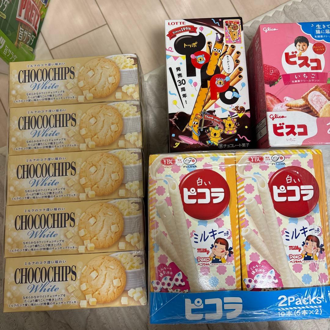 新品⭐︎大量！お菓子　ドリンク　チョコレート　まとめ売り⭐︎