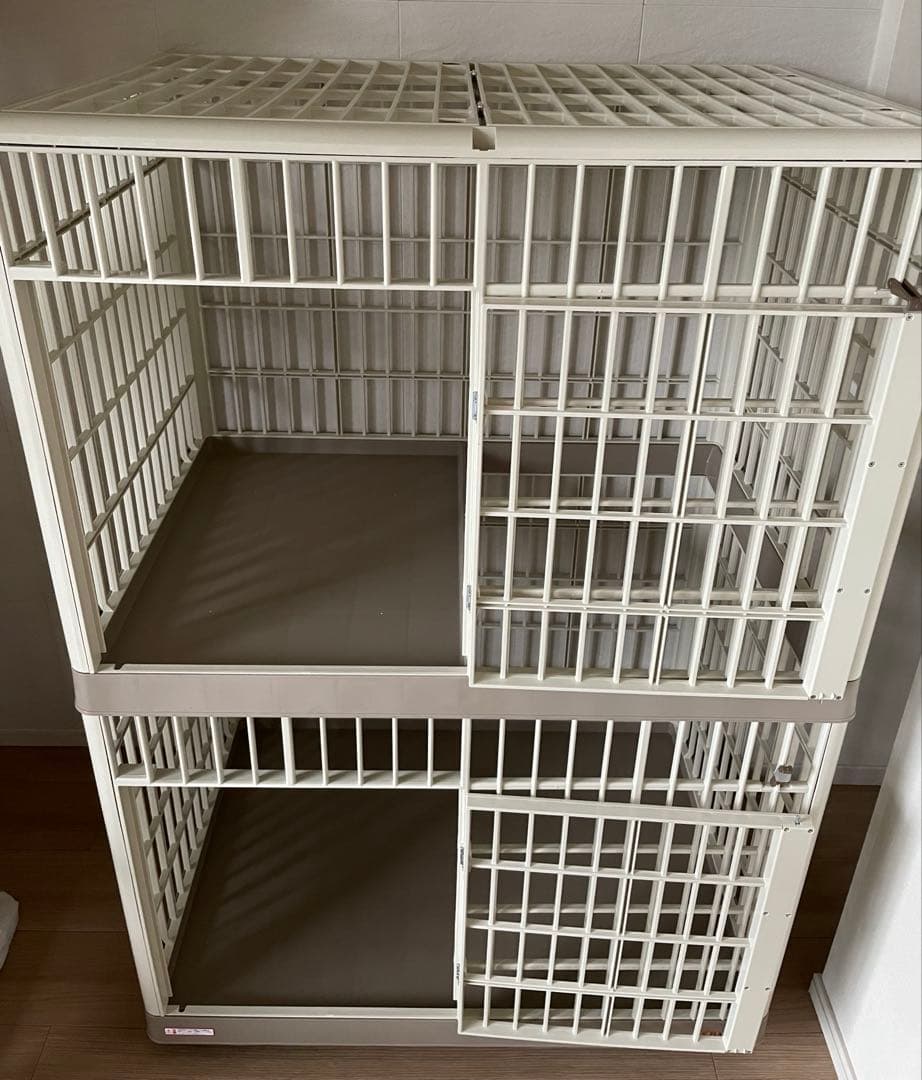 猫・犬用 プラスチック ケージ 二段 ベージュ アイリスオーヤマ コロコロ付き