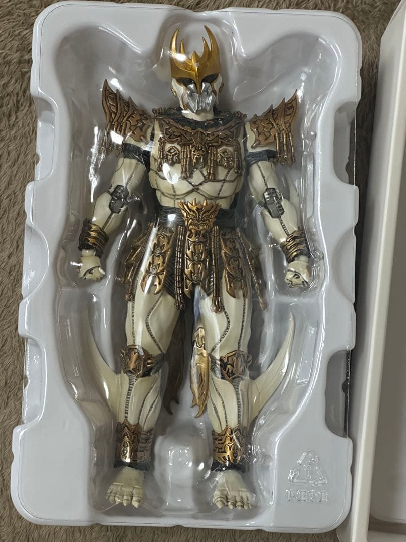 S.H.Figuarts 真骨頂製法 仮面ライダークウガ アルティメット　ダグバ