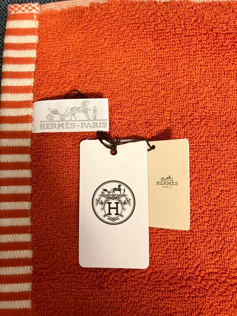 新品・未使用タグ付き エルメス　カレ・タオル 《ヴィス・ヴェルサ》