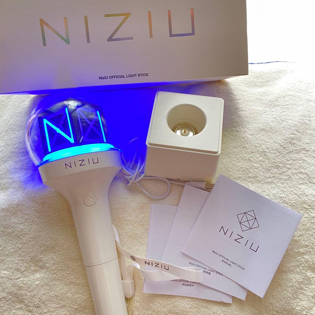 NIZIU 公式ペンライト