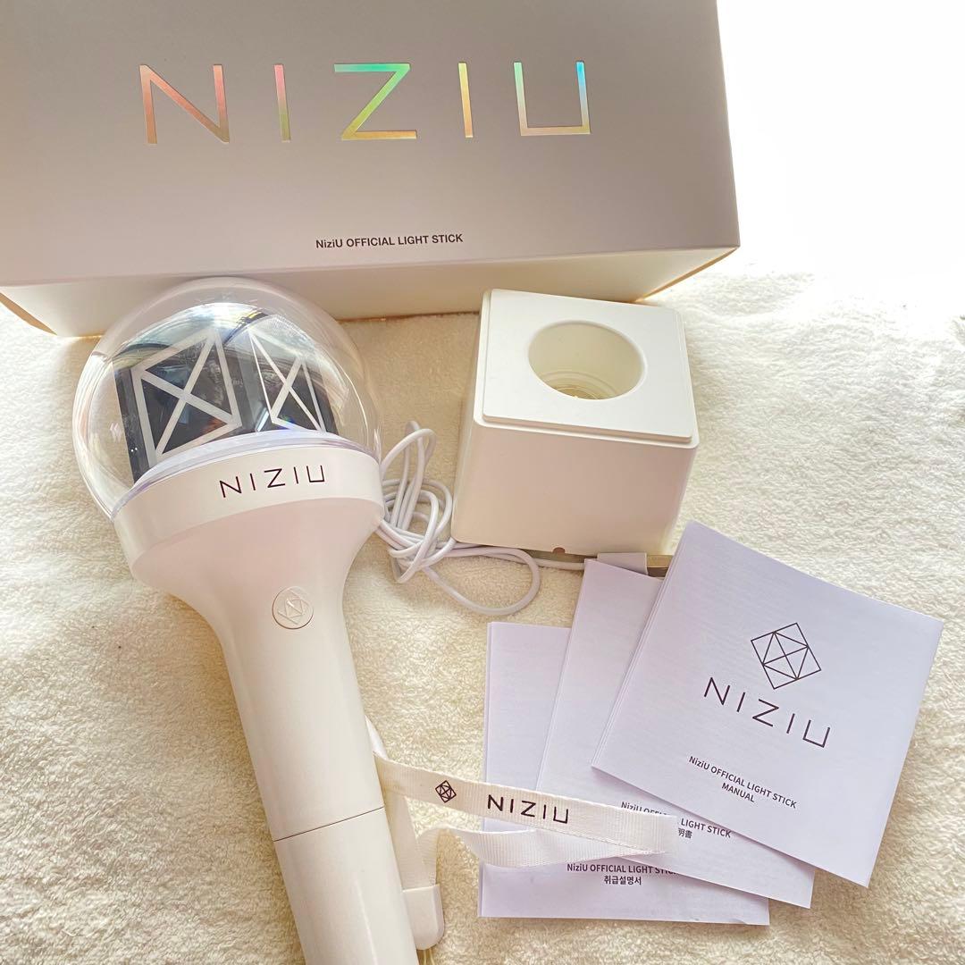 NIZIU 公式ペンライト