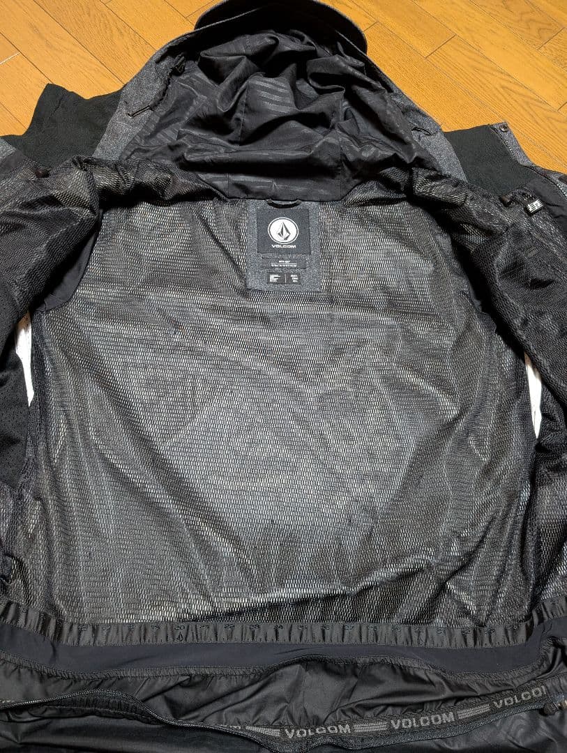 VOLCOM GORE-TEX フード付きジャケット