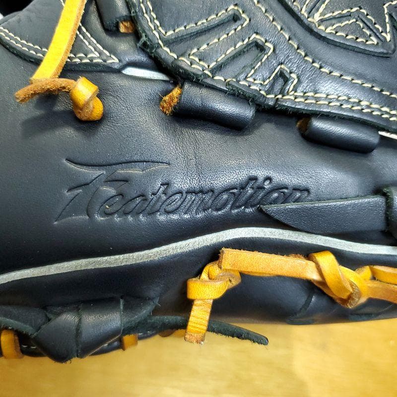 ミズノ 菅野智之モデル 投手用 軟式グローブ