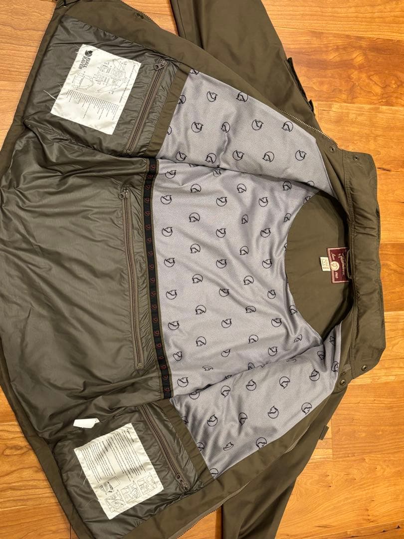 フェールラーベン FJALL RAVEN 多ポケット ミリタリージャケットカーキ