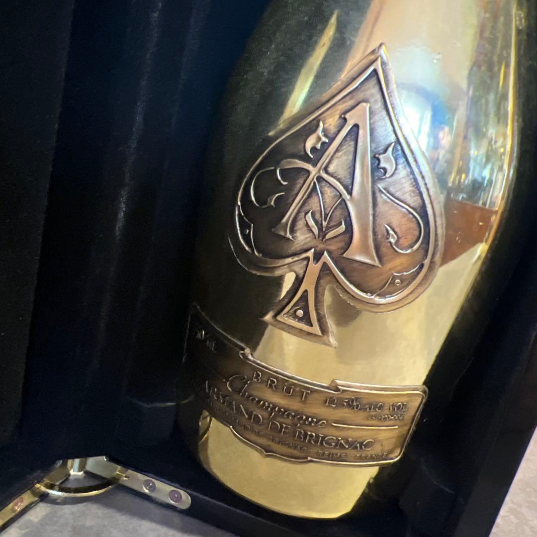 アルマンド　Armand de Brignac Brut Gold シャンパン