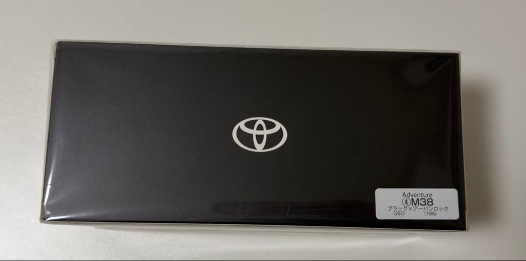 【非売品】新型RAV4 アドベンチャー1/30 ブラック×アーバンロック