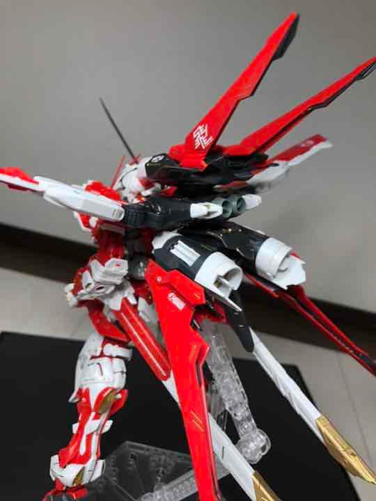 MG アストレイレッドフレーム　フライトユニット付　完成品　無塗装