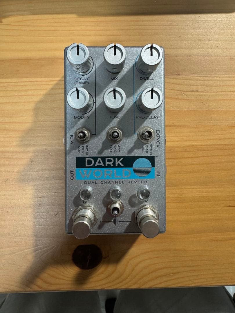 ギター DARK WORLD Chase Bliss