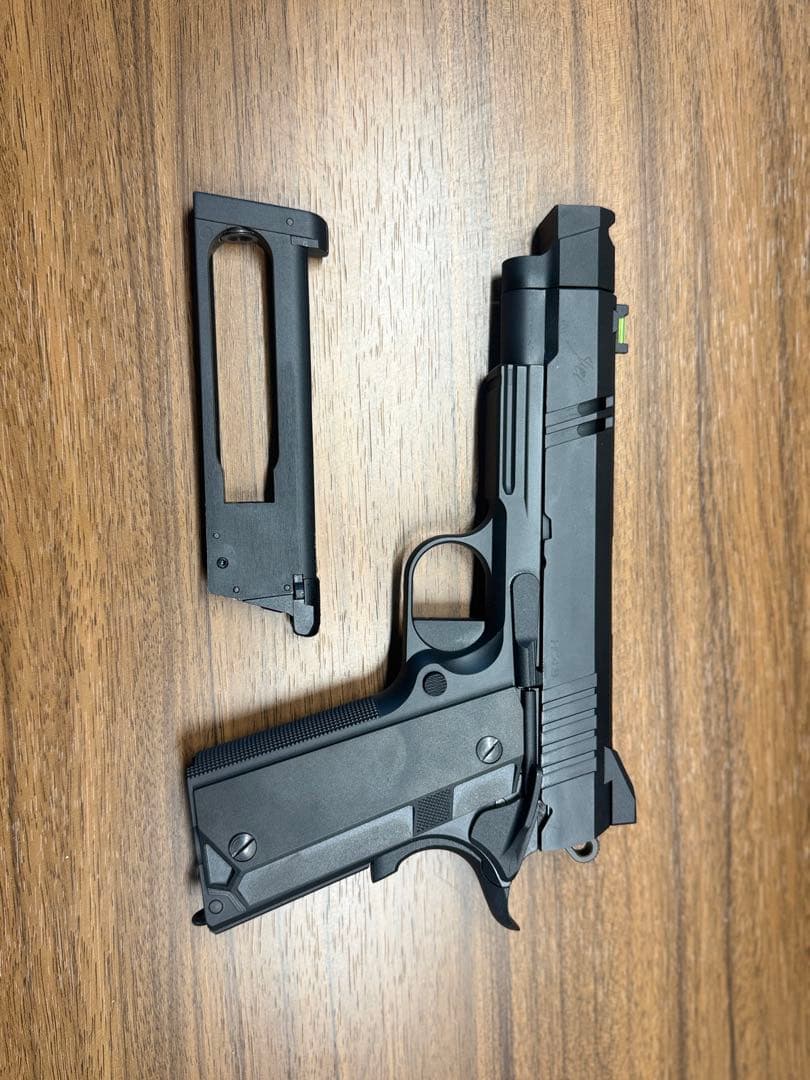 新古品！！ BLACKITY HELLCAT 43 co2ガスガン