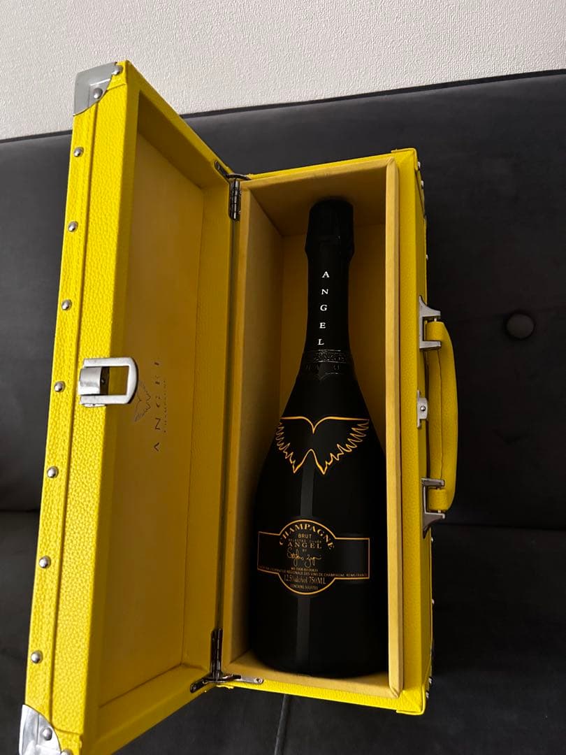 ANGEL シャンパン 750ML イエローケース付き　エンジェル