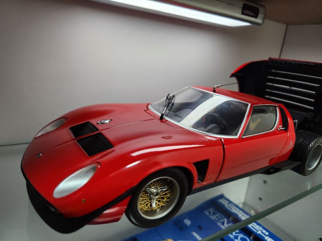 京商1/18ランボルギーニ　イオタSVR