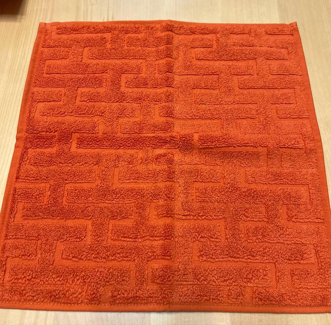 エルメス　ハンドタオル　カレ　タオル