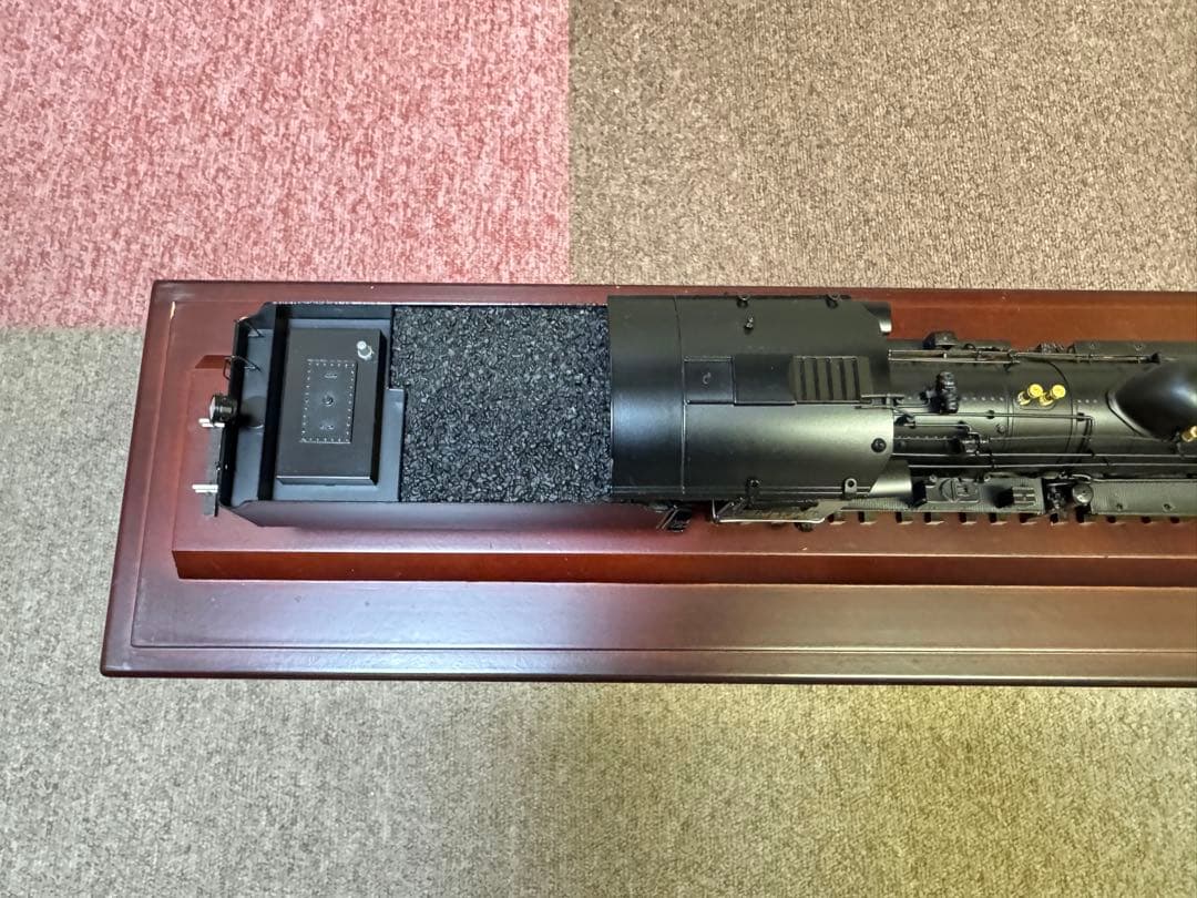 C57形180号機蒸気機関車 1/45 展示ケース付