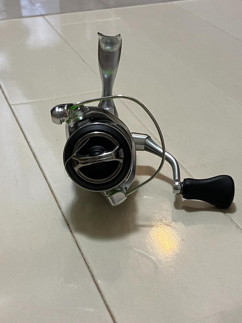 シマノ　ストラディック　C2000 SHG（ナイロンライン付き）