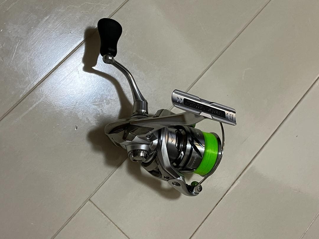 シマノ　ストラディック　C2000 SHG（ナイロンライン付き）