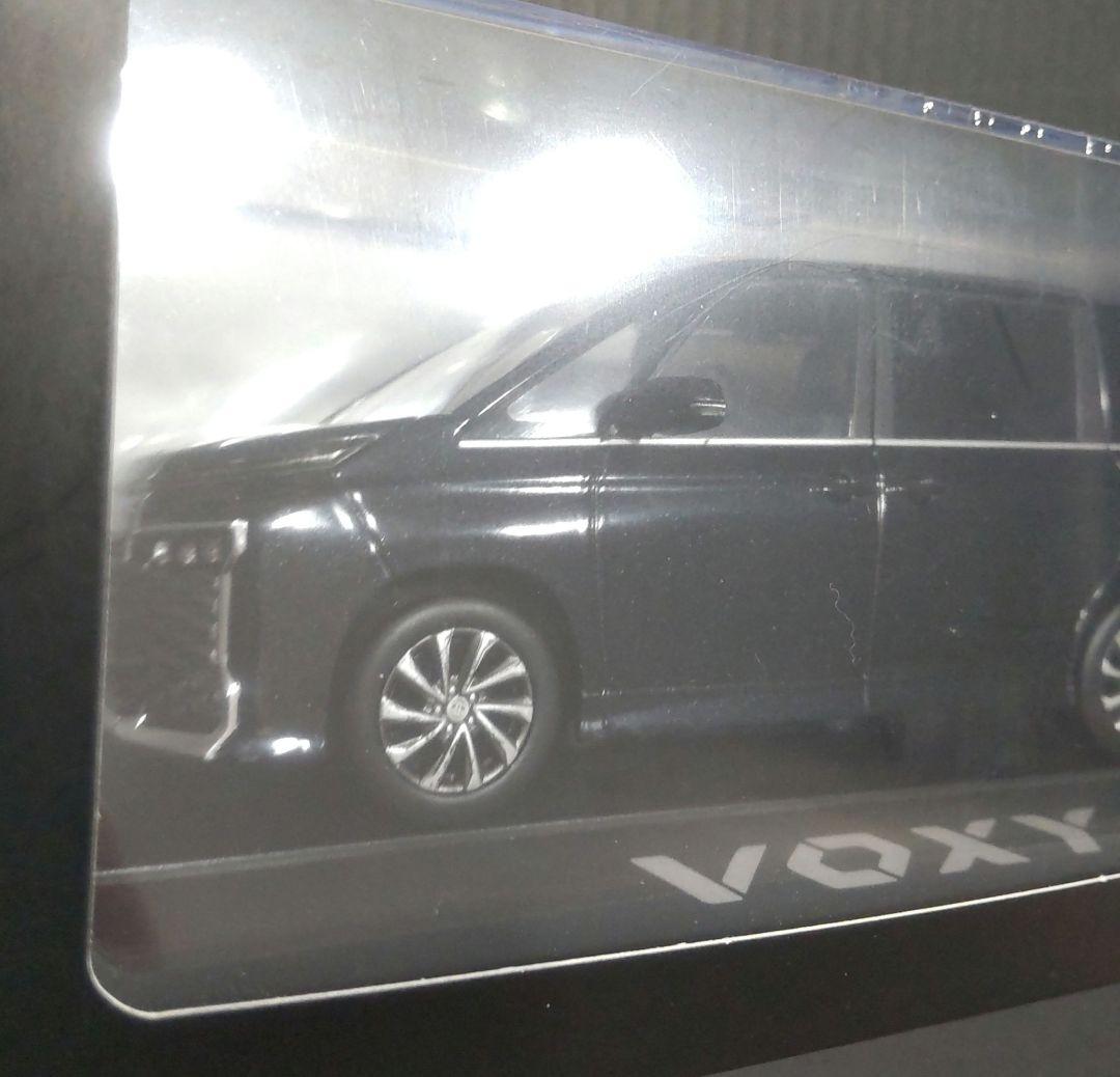 TOYOTA現行VOXY未開封ミニカー 1/30サイズ90系☆ヴォクシー非売品