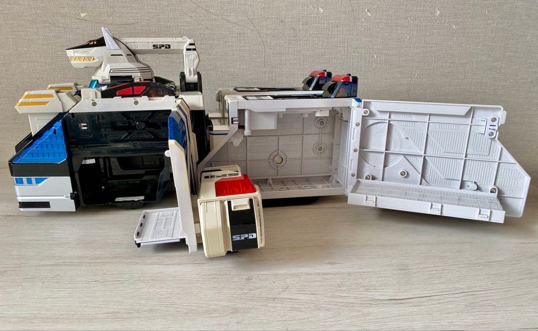 バンダイ DX超巨大起動　デカベースロボ