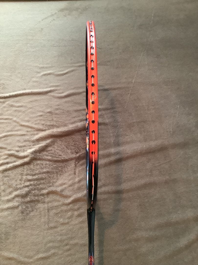 美品！廃盤品！ヨネックス　アストロクス77 プロ 4UG5 ガット付