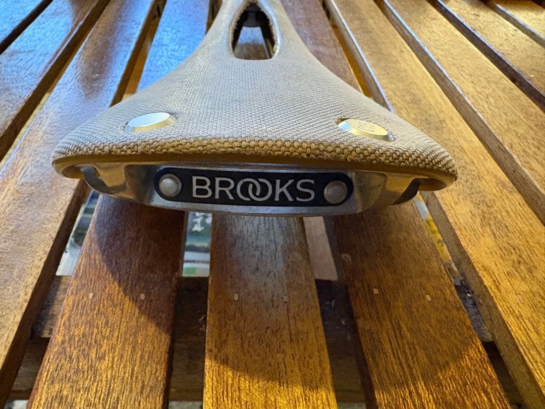 C15 CAMBIUM CARVED 穴空きタイプ カンビウム Brooks