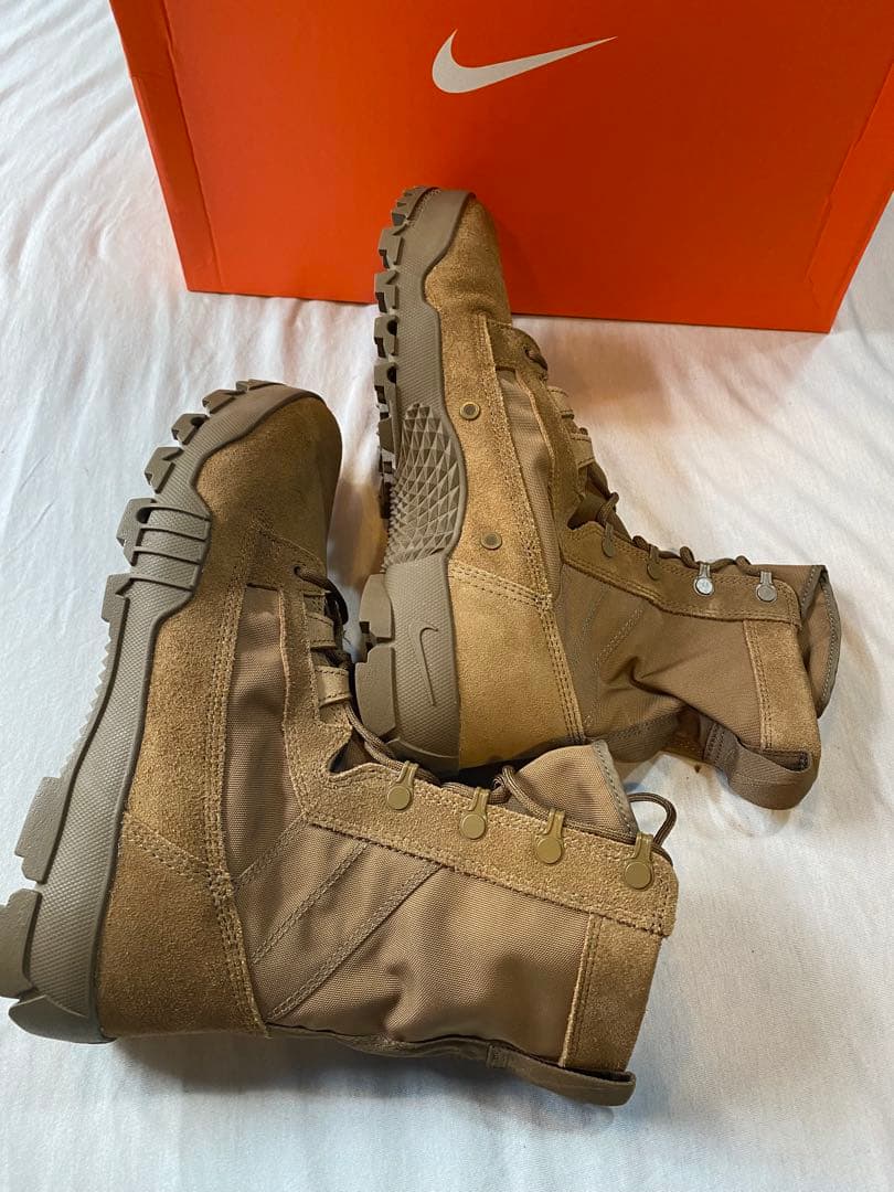 9.5新品未使用　NIKE SFB Jungle8 米軍ブーツ　レザー　コヨーテ