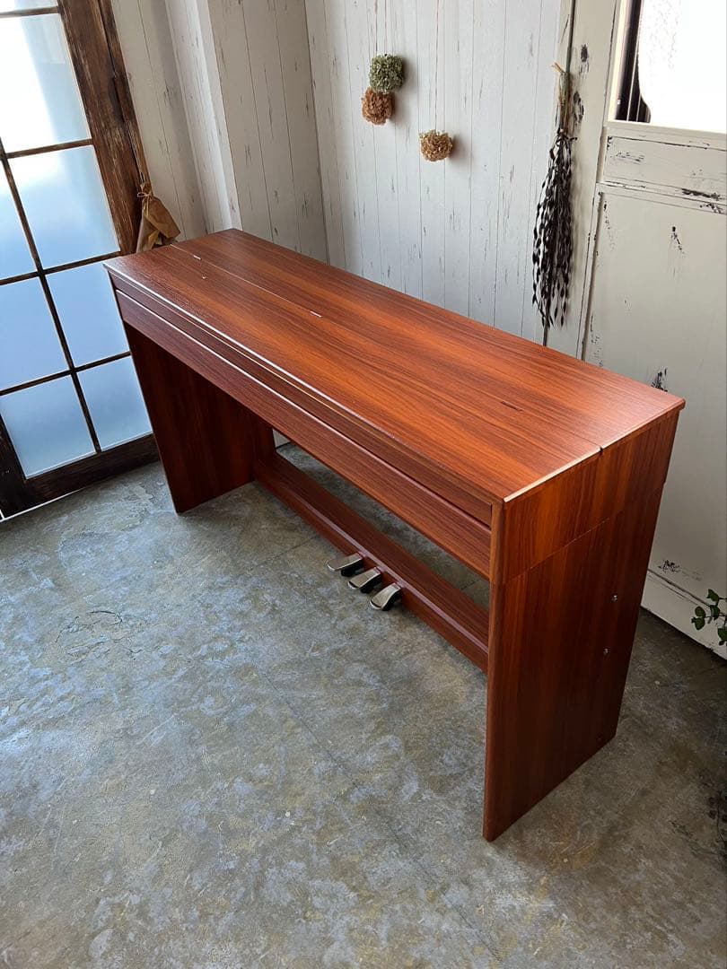 電子ピアノ88鍵盤　ハンマーアクション鍵盤　３本ペダル　ウォールナット