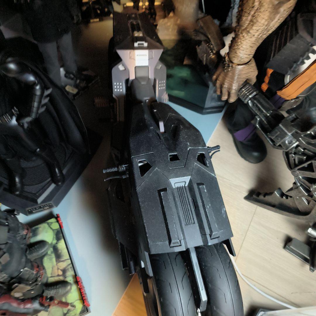希少！　カスタム品　ホットトイズ　 『ザ・フラッシュ』バットマン＆バットサイクル