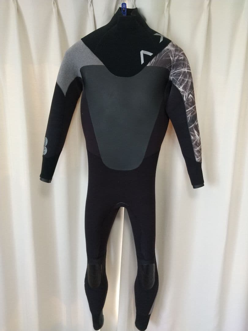 【更に最終値下げ】アックス セミドライウェットスーツ FCSのグローブおまけ付