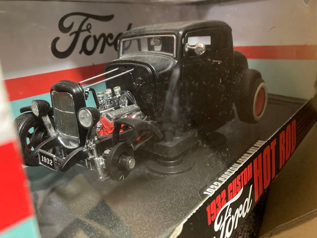 1/18 1932 カスタム フォード ホットロッド　模型　アメ車　アメリ　旧車