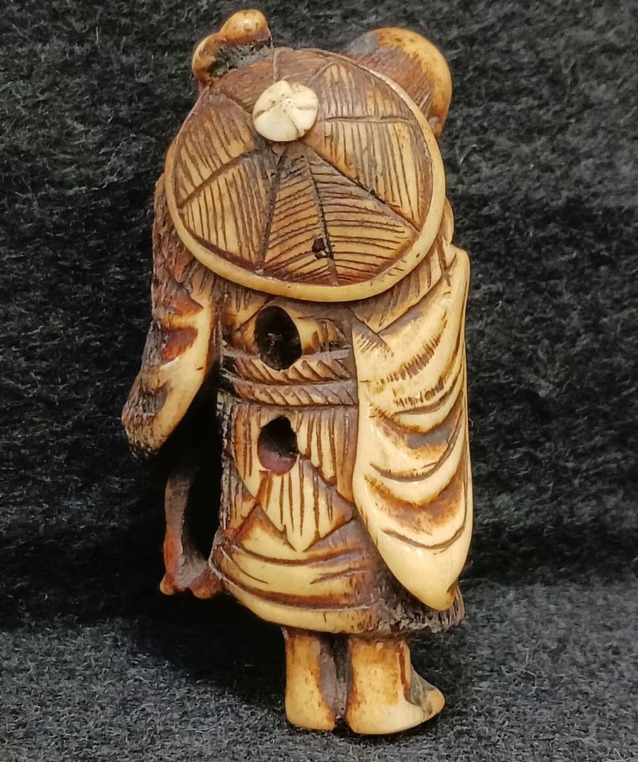 専用X214-2 江戸時代根付 細密彫刻 人物根付 鹿角材彫刻　ね