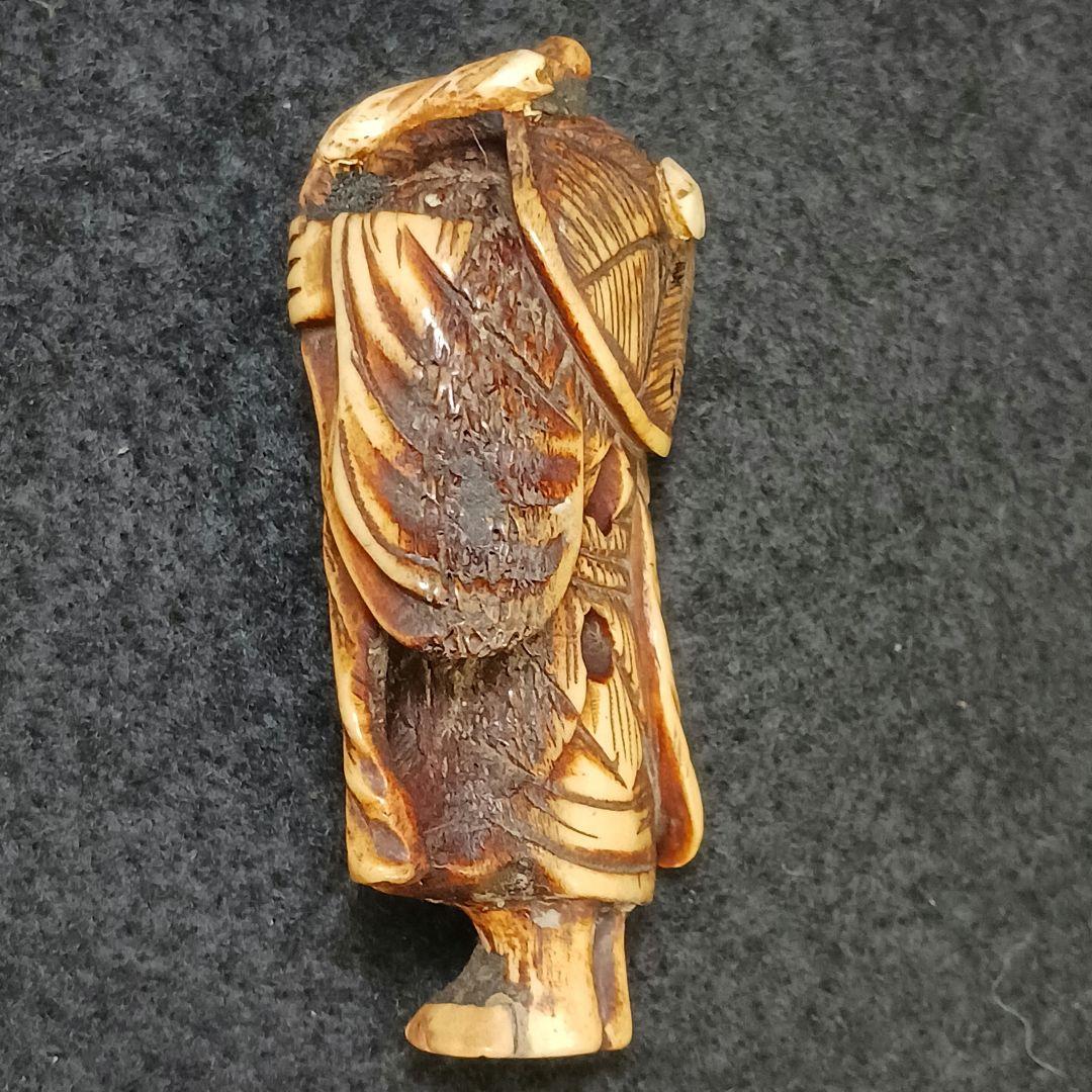 専用X214-2 江戸時代根付 細密彫刻 人物根付 鹿角材彫刻　ね