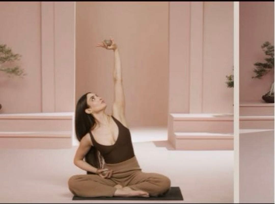 タイムセール　LAVA ヨガ　Goop ハートストーン　キムカーダシアン