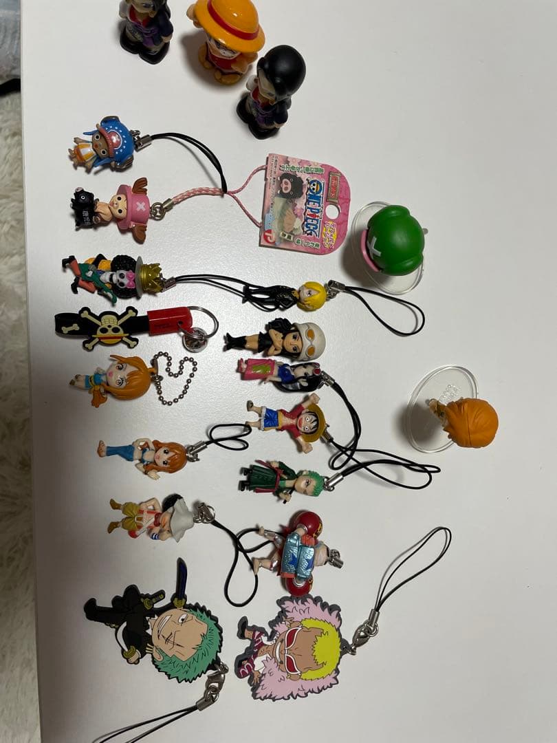 ワンピース　小物類　バラ売り　小皿　グラス　キーホルダー