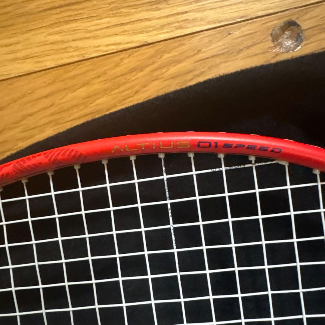 右ミズノ/ALTIUS01SPEED 左YONEX/NANOFLARE 400