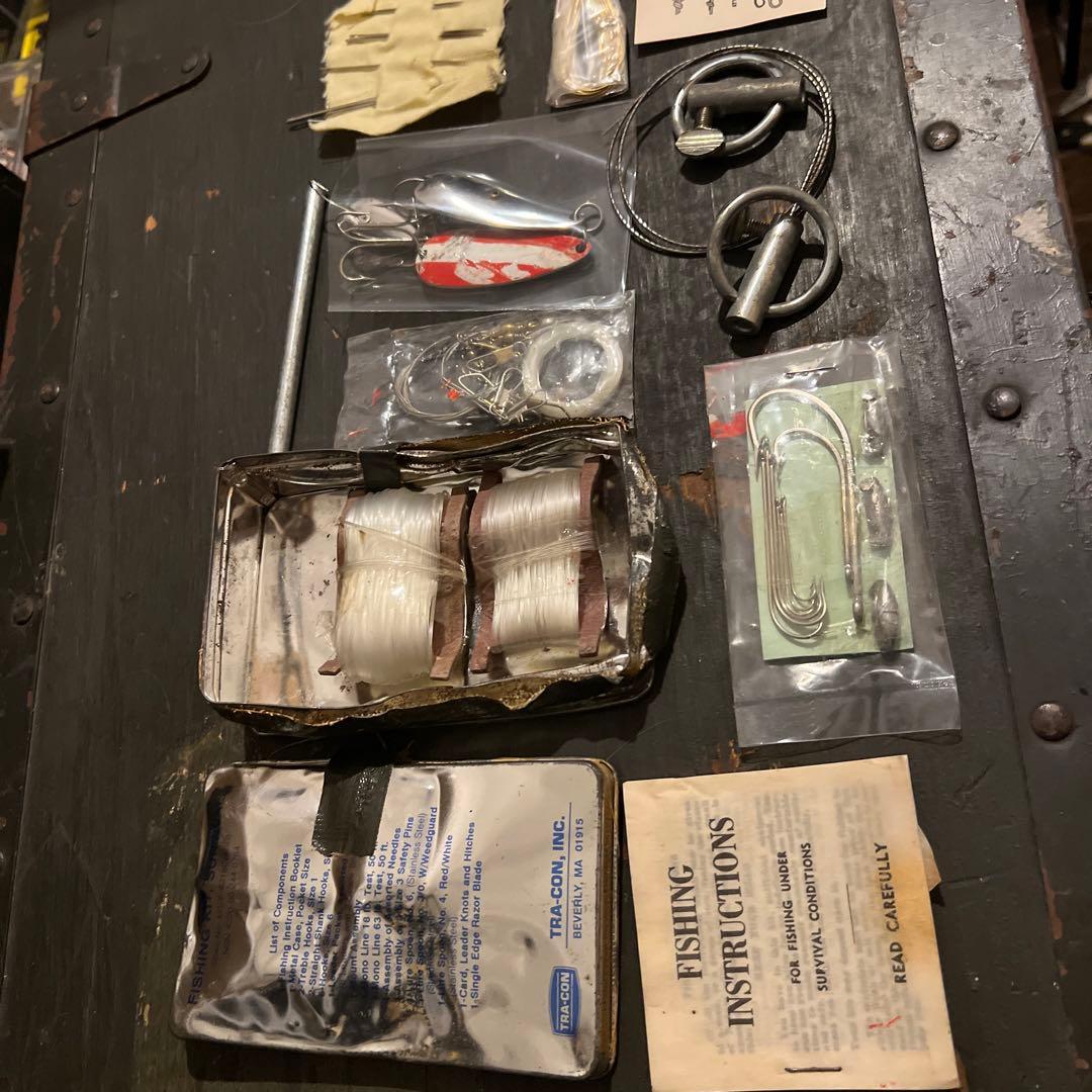 米軍実物　ビンテージ　サバイバルキット